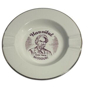 Vintage & Rare Hannibal MO (Mark Twain)Cream Trinket Plate/Ashtray Gold Trimmed.